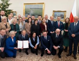 Uroczystość wręczenia uchwał Sejmu ws. wyboru Premiera wraz z Radą Ministrów